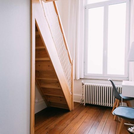 Charming Apartment With Terrace In Lille Bagian luar foto