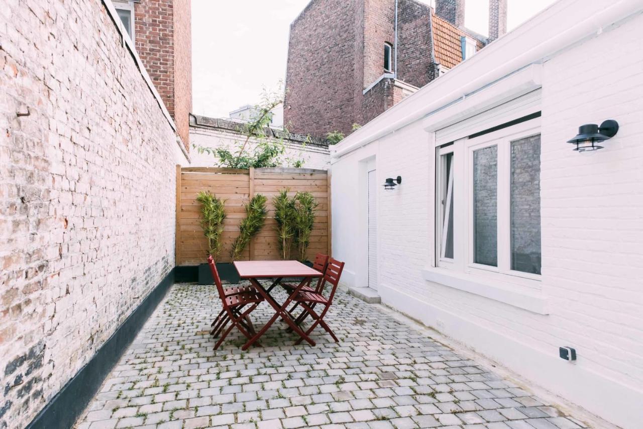 Charming Apartment With Terrace In Lille Bagian luar foto